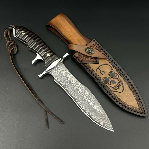 Голям BOWE нож TOMAS HOWK DAMASKUS, дамаска стомана 69 слоя, кания телешки бланк